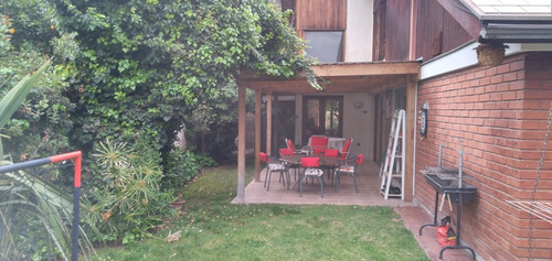 Venta Casa 5D en suite 4B 2E 1B Estadio Croata - Vitacura