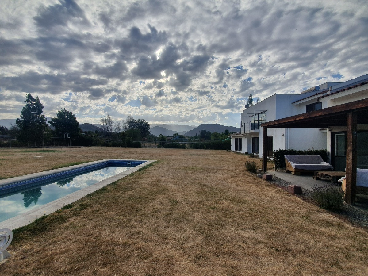 Arriendo Casa NOSP 5D en suite Walk-in cl&oacute;set 5B 10E 1Bd Chicureo - Colina