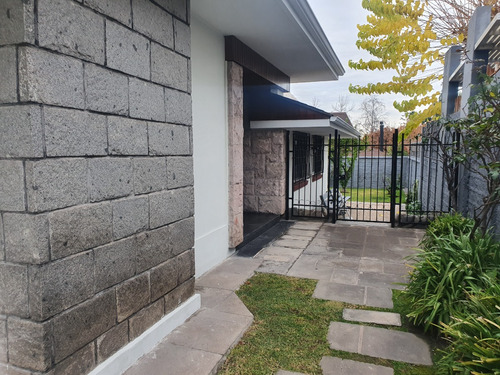 Venta Casa NOSP 5D en suite 4B 2E 1B Los Dominicos - Las Condes