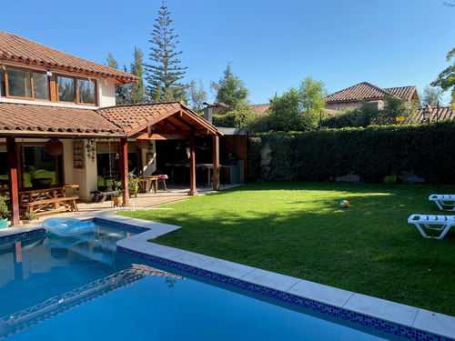 Venta Casa O 4D en suite Walk-in cl&oacute;set 3B 2E 1B Carlos Ossand&oacute;n - La Reina