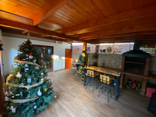 Venta Casa N 4D en suite 2B 1E 1B  - Colina