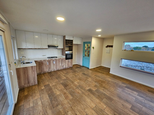 Venta Casa N 4D en suite 4B 3E 1B  - Puerto Varas