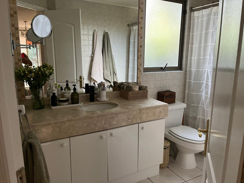 Venta Casa NO 5D en suite Walk-in cl&oacute;set 4B 2E 2B San Carlos de Apoquindo - Las Condes