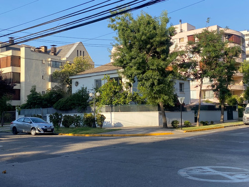 Venta Casa NOSP 8D 4B 6E 2B Las Lilas - Providencia