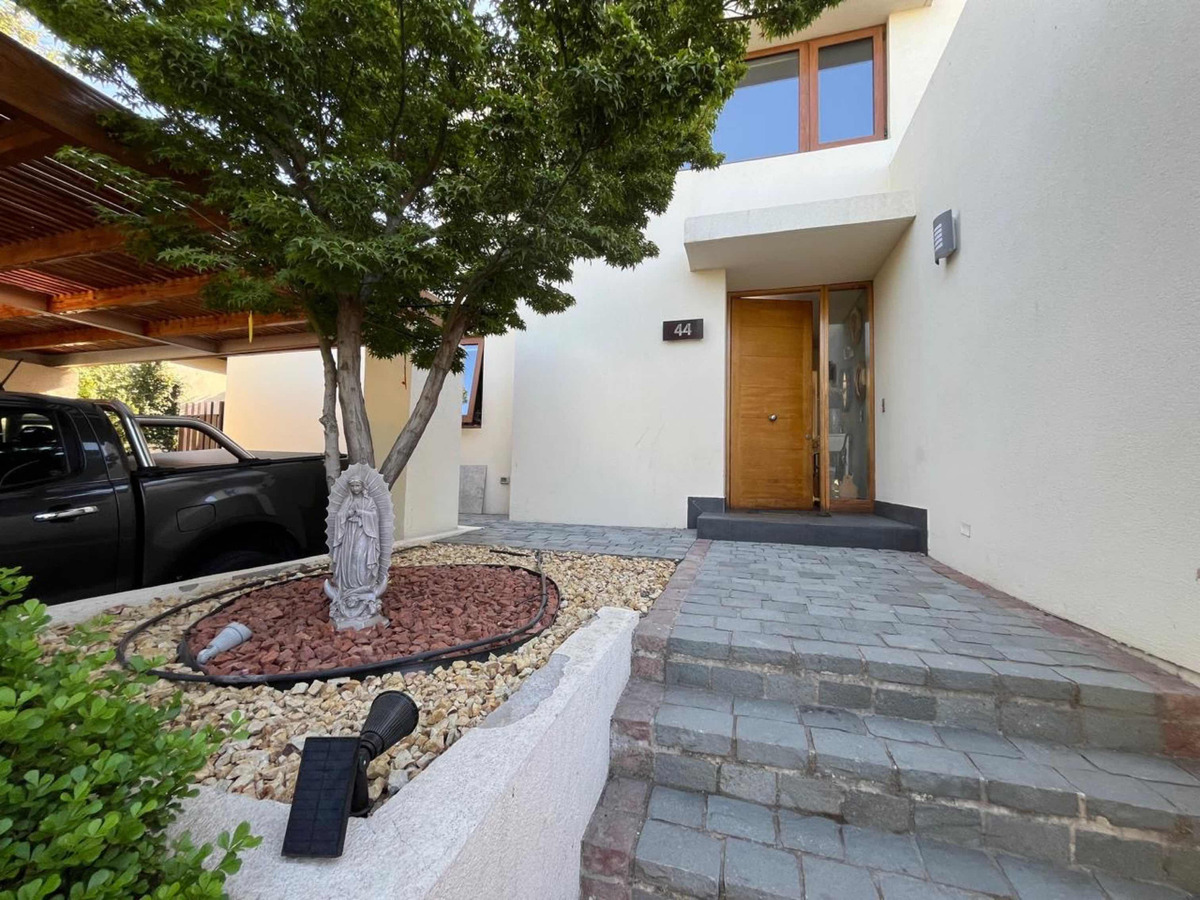 Arriendo Casa 5D 4B 2E Chicureo - Colina