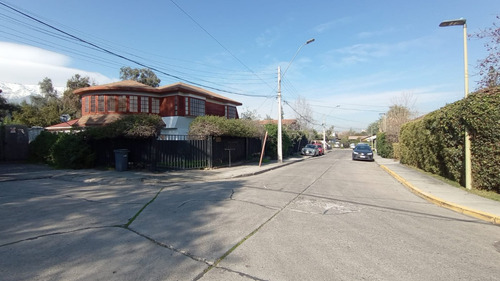 Arriendo Casa NOSP 6D en suite 3B 2E 1B Metro Hernando de Magallanes - Las Condes