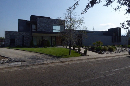 Venta Casa SO 5D en suite Walk-in cl&oacute;set 6B 3E 1B Chicureo - Colina