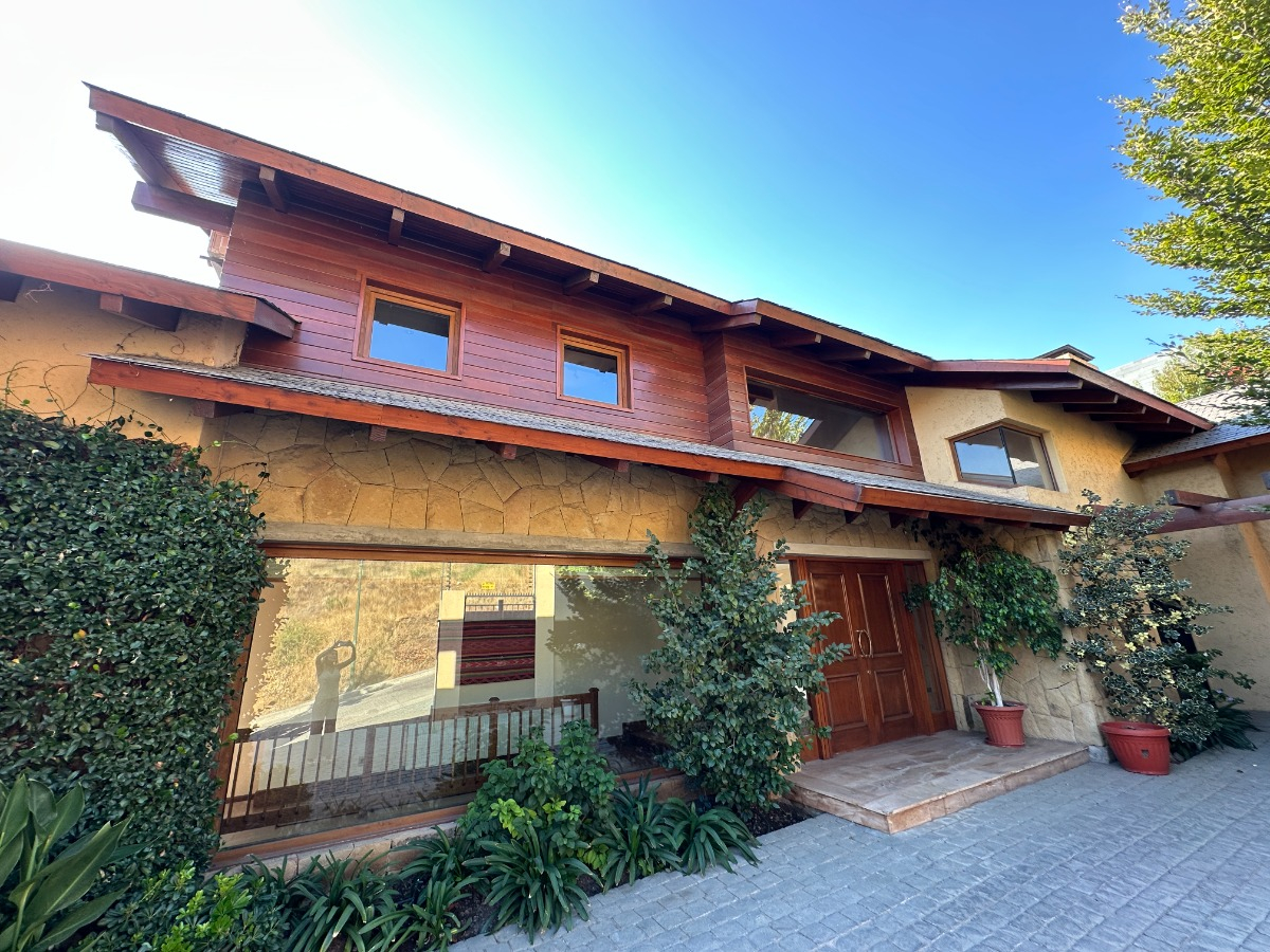 Venta Casa NO 5D en suite Walk-in cl&oacute;set 5B 5E 3Bd El Huinganal - Lo Barnechea