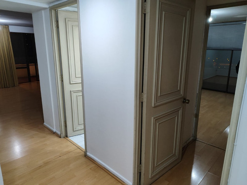 Arriendo Departamento 4D en suite Walk-in cl&oacute;set 4B 1E 1B Centro Financiero - Las Condes