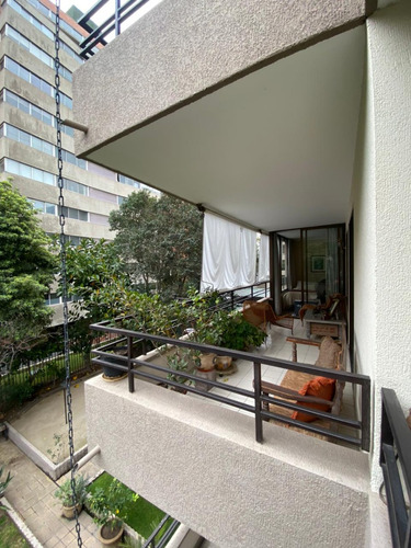 Venta Departamento 4D Walk-in cl&oacute;set 3B 1E 1B Barrio El Golf - Las Condes