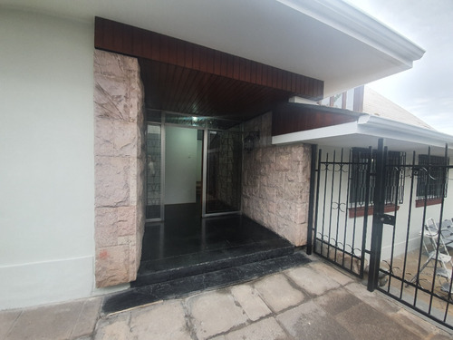 Venta Casa NOSP 5D en suite 4B 2E 1B Los Dominicos - Las Condes