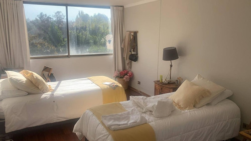 Arriendo Departamento NO 2D en suite Walk-in cl&oacute;set 3B 1E 1B Borde R&iacute;o - Casa Piedra - Vitacura