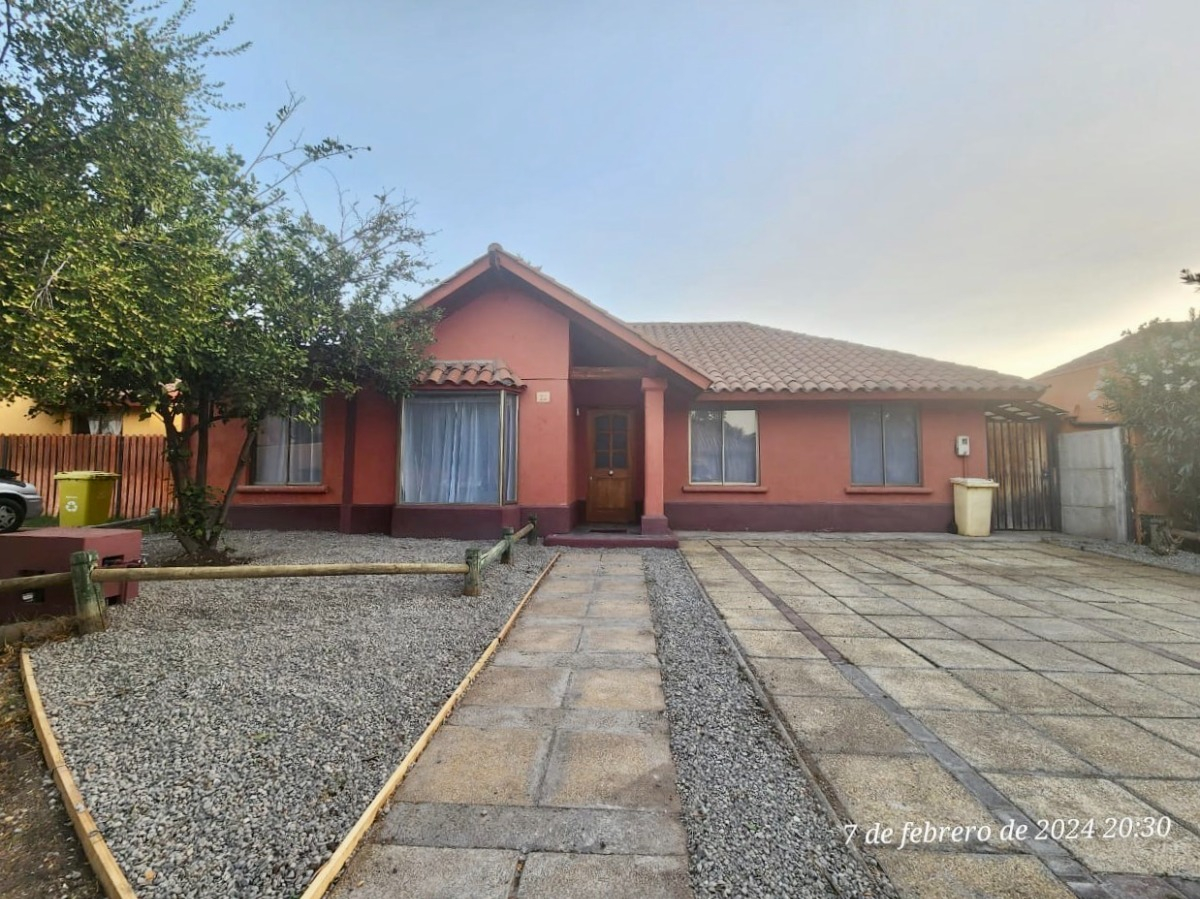 Arriendo Casa NOSP 4D en suite 3B 2E 1Bd Chicureo - Colina