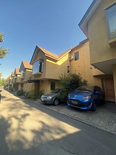 Venta Casa 4D en suite 2B 4E 1B Carlos Ossand&oacute;n - La Reina