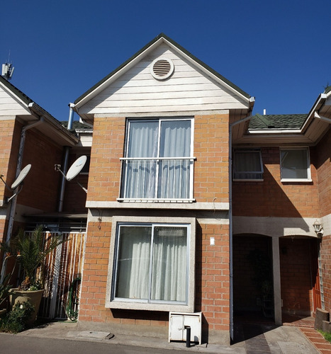 Arriendo Casa N 3D en suite Walk-in cl&oacute;set 3B 1E Antigua Lo Barnechea - Lo Barnechea