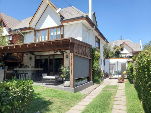 Venta Casa NP 4D en suite 4B 2E 1B San Carlos de Apoquindo - Las Condes