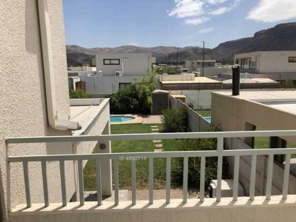 Venta Casa NO 5D en suite Walk-in cl&oacute;set 4B 5E 1Bd Chicureo - Colina