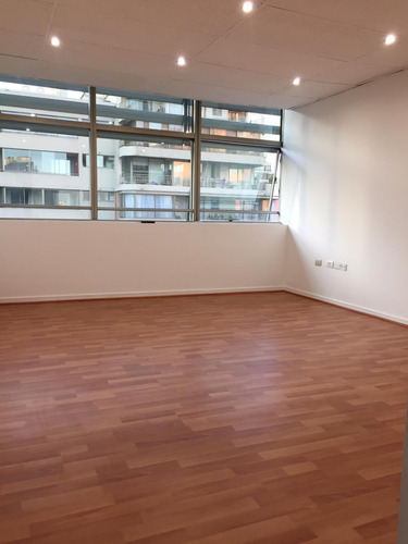 Arriendo Oficina NO 3B 2E 1B Metro Escuela Militar - Las Condes