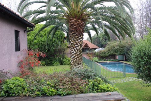 Venta Casa NO 5D en suite Walk-in cl&oacute;set 5B 6E 2B Carlos Ossand&oacute;n - La Reina