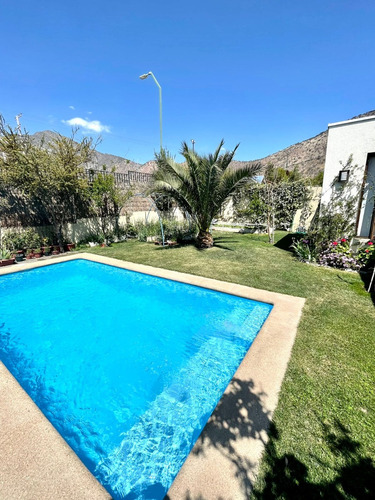 Venta Casa NP 4D en suite Walk-in cl&oacute;set 4B 3E 1B Chicureo - Colina