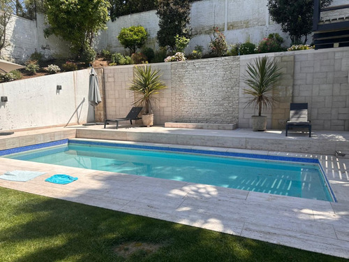 Arriendo Casa NO 4D en suite Walk-in cl&oacute;set 6B 2E 1B Los Dominicos - Las Condes