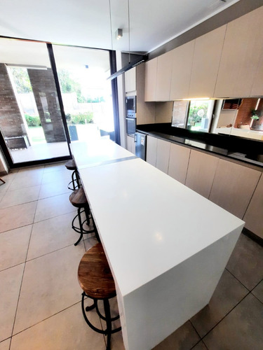 Venta Departamento O 3D en suite Walk-in cl&oacute;set 3B 2E 1B Campus Oriente - Providencia