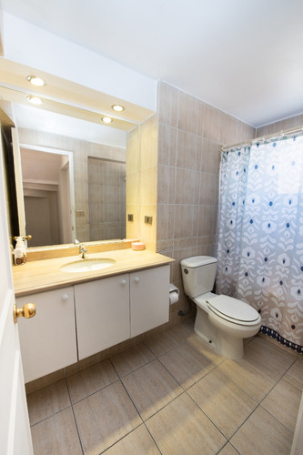 Venta Casa NOSP 4D en suite Walk-in cl&oacute;set 4B 3E 1B Carlos Ossand&oacute;n - La Reina