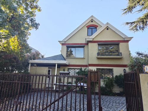 Arriendo Casa NOSP 5D en suite Walk-in cl&oacute;set 4B 3E 2B San Carlos de Apoquindo - Las Condes