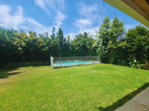 Venta Casa 5D en suite Walk-in cl&oacute;set 5B 4E 1B Chicureo - Colina