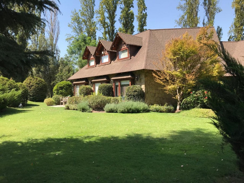 Venta Casa 6D Walk-in cl&oacute;set 5B 10E 1B Chicureo - Colina