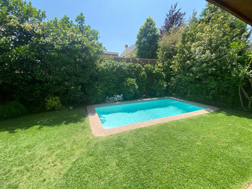 Venta Casa NOSP 4D en suite Walk-in cl&oacute;set 4B 2E 1B San Carlos de Apoquindo - Las Condes