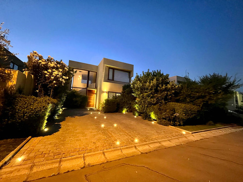 Venta Casa 3D 3B 3E Chicureo - Colina