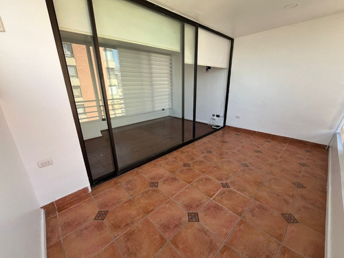 Arriendo Departamento 2D en suite Walk-in cl&oacute;set 2B 1E 1B Rotonda Atenas - Las Condes