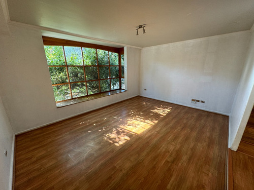 Arriendo Casa NO 4D en suite Walk-in cl&oacute;set 3B 1E San Carlos de Apoquindo - Las Condes