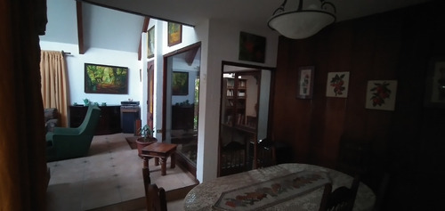 Venta Casa NO 5D 4B 2E 1B Estadio Croata - Vitacura