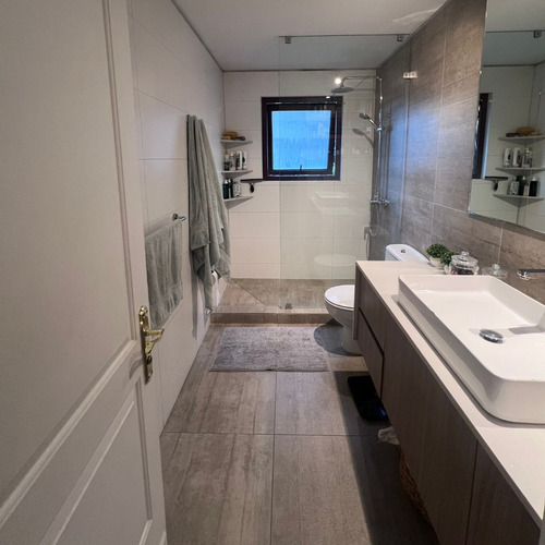 Venta Departamento P 4D en suite Walk-in cl&oacute;set 4B 2E 1B Parque Bicentenario - Vitacura