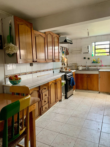 Venta Casa NO 3D 2B 2E 1B Rotonda Atenas - Las Condes