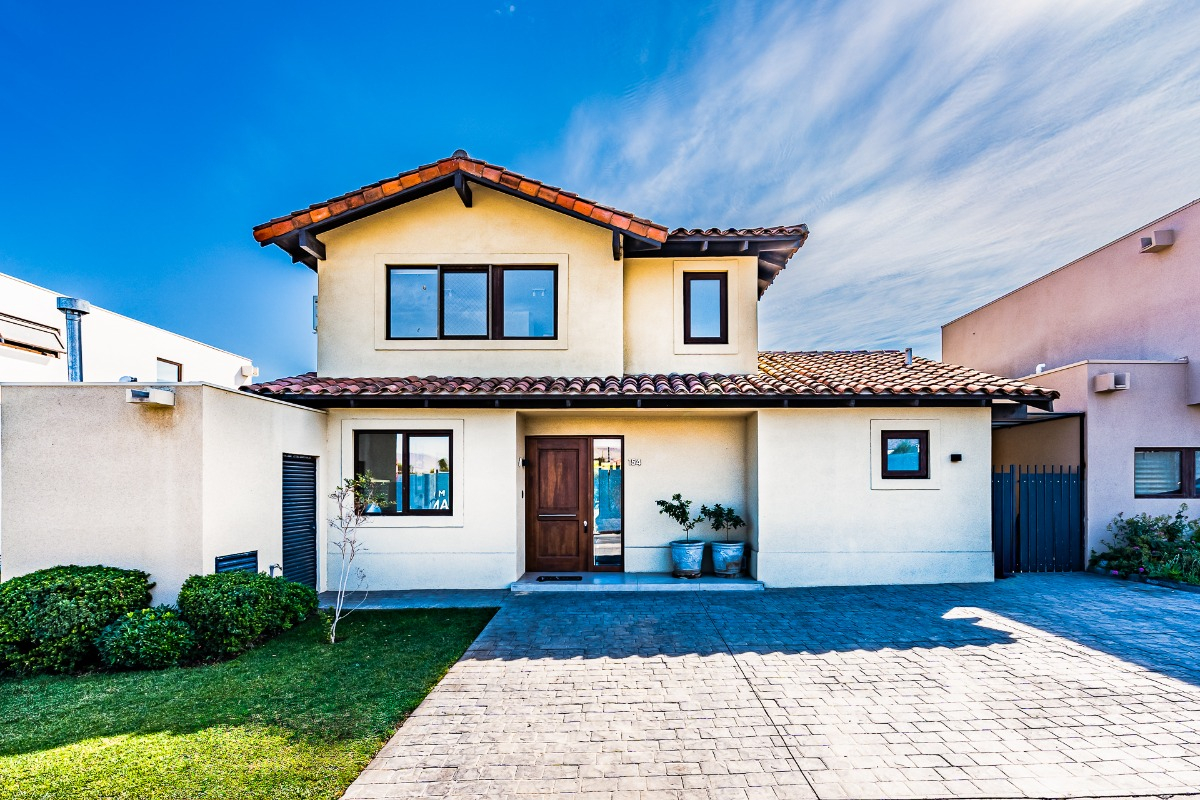 Venta Casa NO 3D en suite 3B 3E Chicureo - Colina