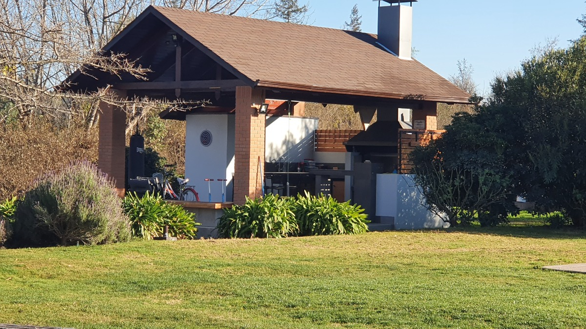 Venta Casa 5D en suite Walk-in cl&oacute;set 5B 5E 1Bd Chicureo - Colina