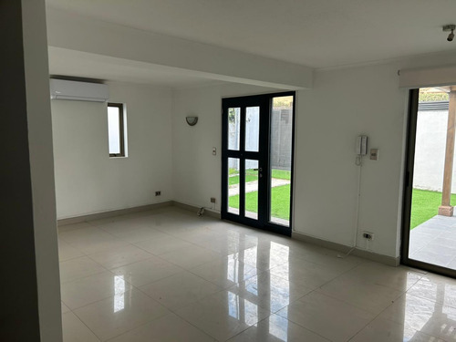 Arriendo Casa NO 3D 2B 2E Los Dominicos - Las Condes