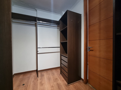 Venta Casa 5D en suite Walk-in cl&oacute;set 5B 4E 1B Chicureo - Colina