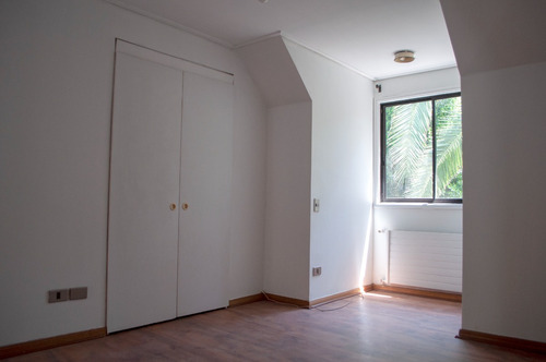 Venta Casa NOSP 5D en suite Walk-in cl&oacute;set 5B 3E 1B La Dehesa - Lo Barnechea