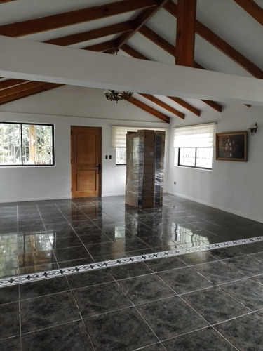 Arriendo Casa 3D 2B 4E 1B Chicureo - Colina