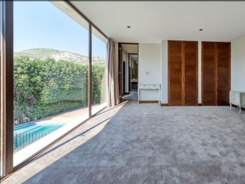 Venta Casa SO 5D en suite Walk-in cl&oacute;set 5B 3E 1B Chicureo - Colina