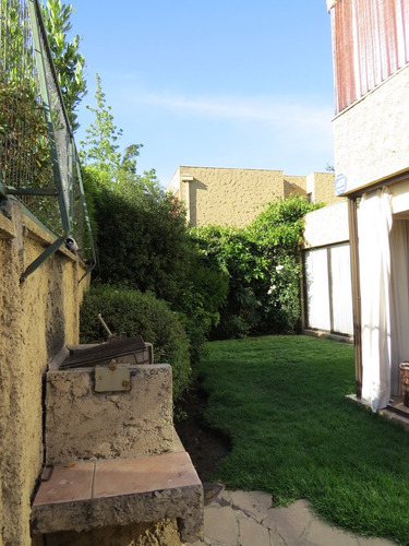 Arriendo Casa NP 4D en suite Walk-in cl&oacute;set 4B 2E 1B Carlos Ossand&oacute;n - La Reina