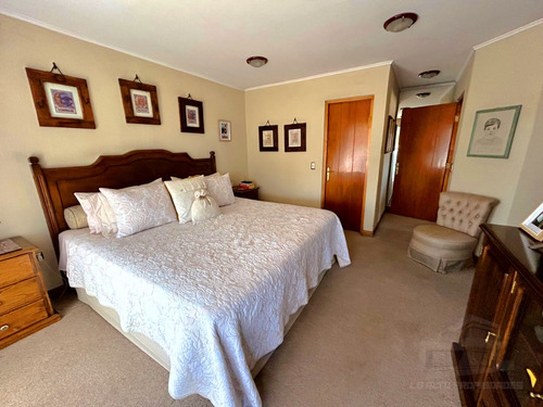 Venta Casa 5D en suite Walk-in cl&oacute;set 4B 4E 1B Metro Sim&oacute;n Bolivar - La Reina