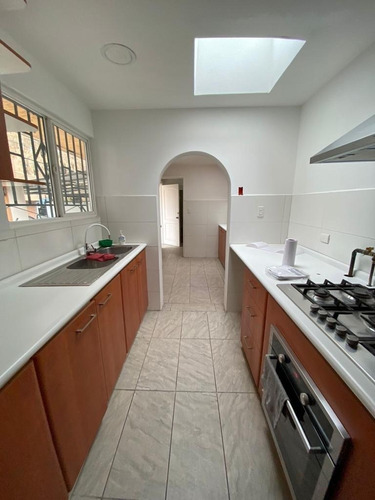 Venta Casa SO 4D 3B 1E 1B Salvador - Providencia