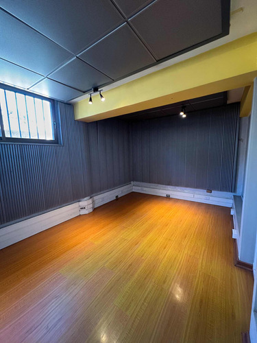 Arriendo Oficina 6B 10E Barrio Italia - Providencia