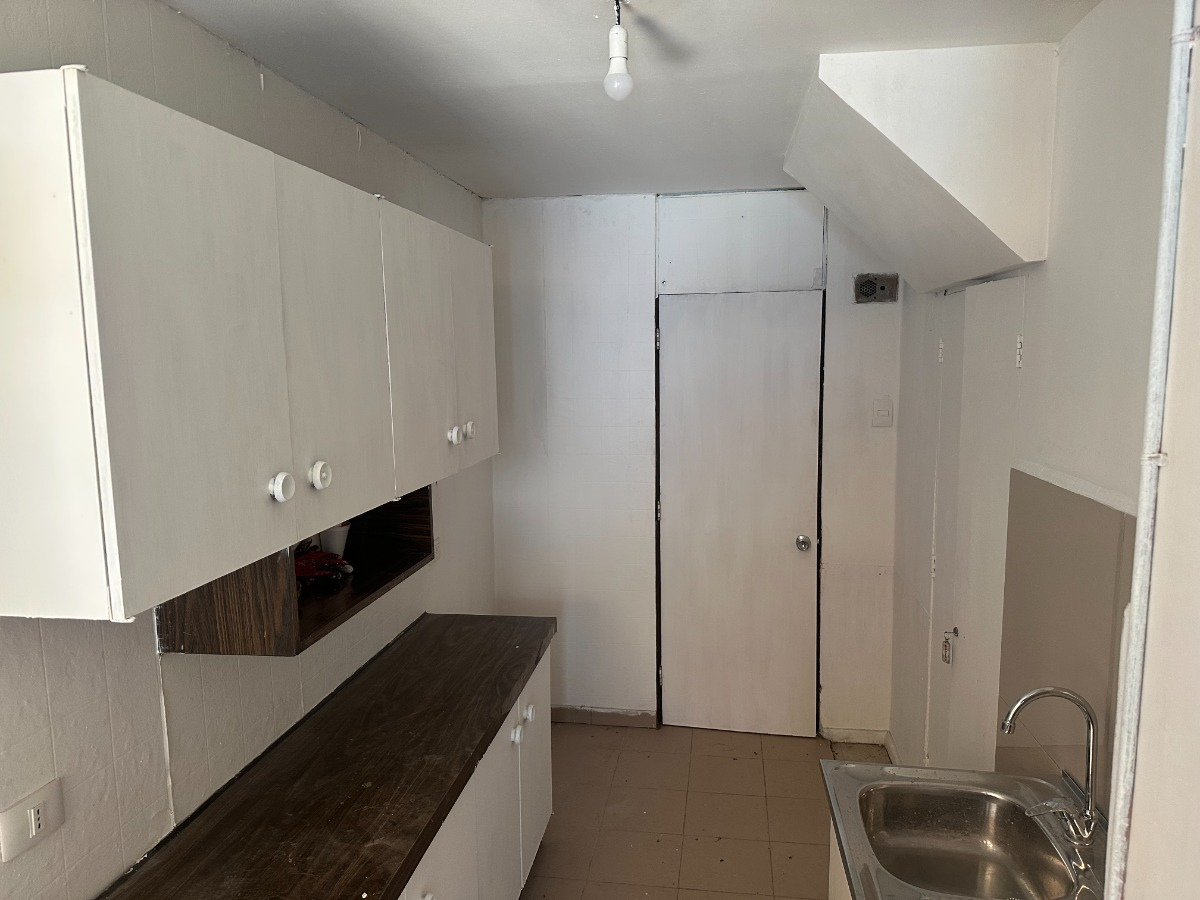 Arriendo Casa NO 4D Walk-in cl&oacute;set 3B 2E Metro Hernando de Magallanes - Las Condes