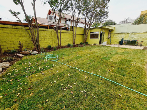 Arriendo Casa SO 6D 3B 2E 1B Nuestra Se&ntilde;ora del Rosario - Vitacura